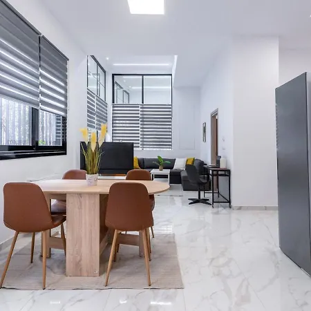 Liv - Modern Spacious In Gazi Atenas